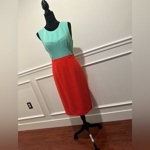 BCBG MAX AZRIA Sz. 8 Red/Mint Green